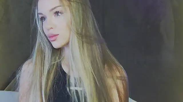 Snapshot of MarilynNova chatting on 06-27-26, 04:29 MarilynNova online show from 06-27-26, 04:29
