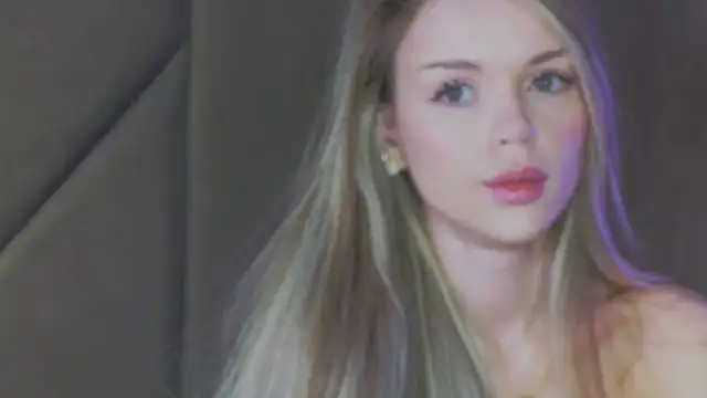 Snapshot of MarilynNova chatting on 07-22-26, 04:36 MarilynNova online show from 07-22-26, 04:36