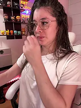 Snapshot of Sharon_07 chatting on 02-23-26, 11:16 Sharon 07 online show from 02-23-26, 11:16