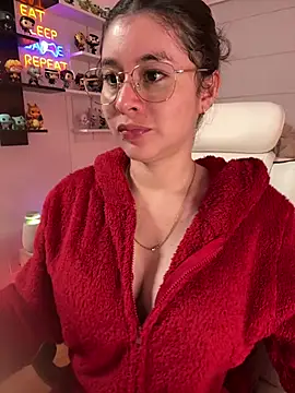 Snapshot of Sharon_07 chatting on 02-17-26, 11:35 Sharon 07 online show from 02-17-26, 11:35