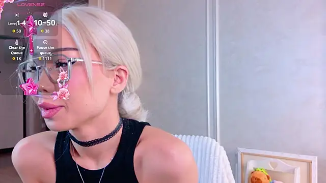 hinarin online show from 09-30-25, 02:06