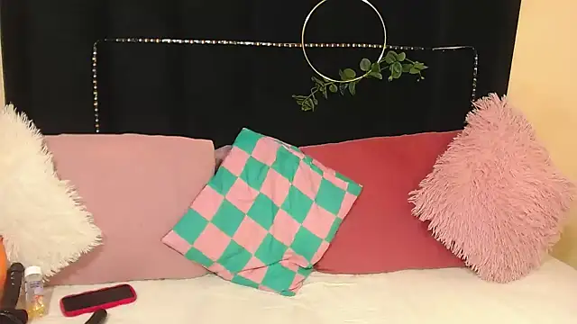 AmazingDarkDoll online show from 11-23-25, 03:11