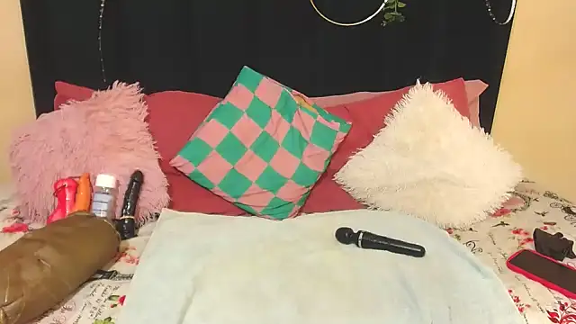 AmazingDarkDoll online show from 12-15-25, 06:47