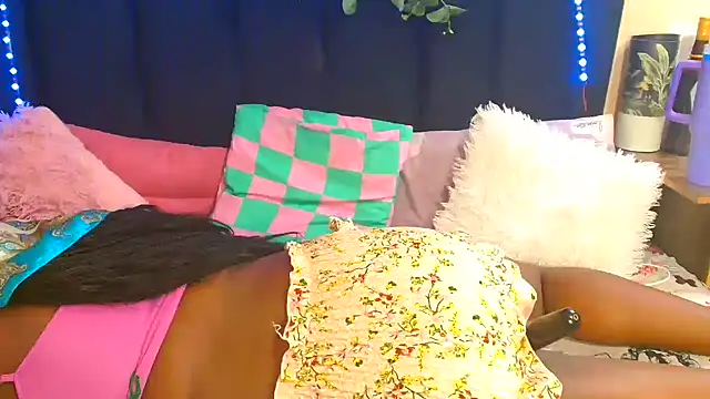 AmazingDarkDoll online show from 11-05-25, 04:26