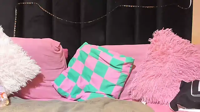 AmazingDarkDoll online show from 03-19-26, 06:46