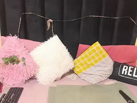 AmazingDarkDoll online show from 02-16-26, 11:13