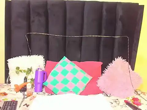 AmazingDarkDoll online show from 02-12-26, 08:30