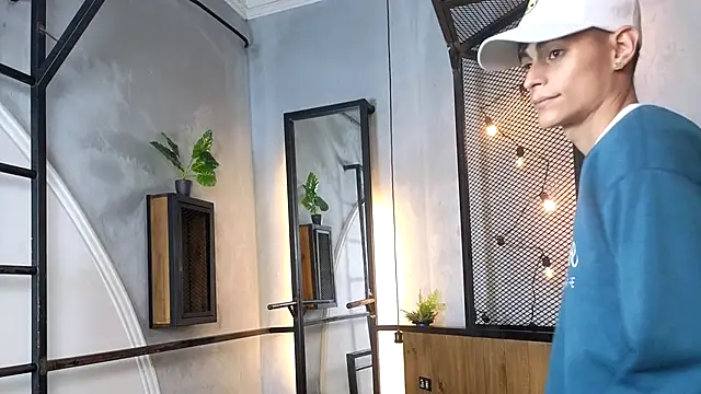 Dani mc1 online show from 12-21-25, 12:29