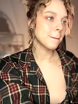 LilyFlamee online show from 10-16-25, 01:08