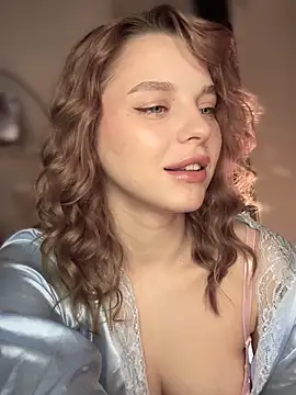 LilyFlamee online show from 10-17-25, 02:19