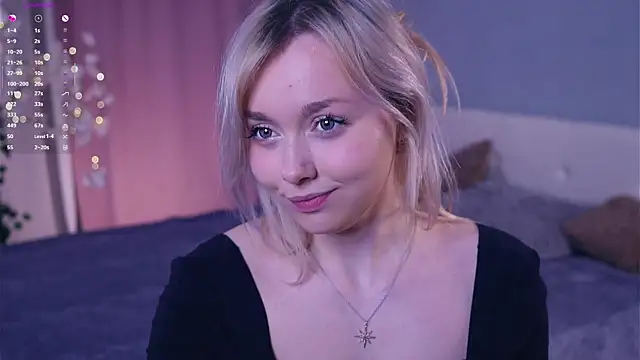 AccaCroyle online show from 04-12-26, 06:11