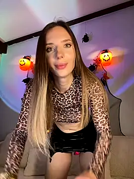 LINA ALL EYES ON YOU online show from 10-24-25, 07:24