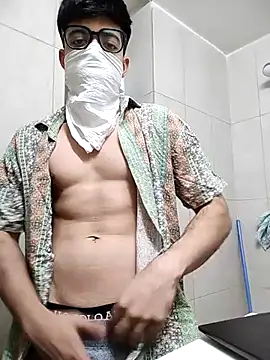 Snapshot of mrmasseur06 chatting on 05-31-26, 06:31 mrmasseur06 online show from 05-31-26, 06:31