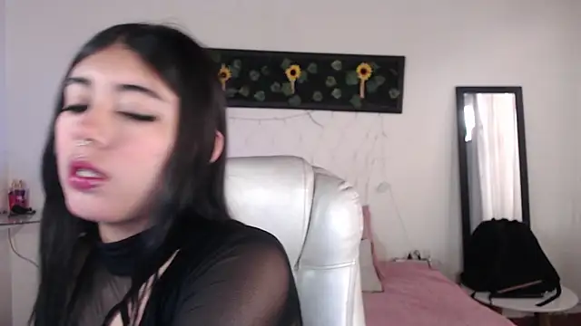 Snapshot of gabriella_live chatting on 09-11-25, 01:44 gabriella live online show from 09-11-25, 01:44