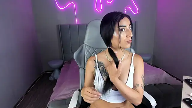 Emma and Issac online show from 02-25-26, 09:14