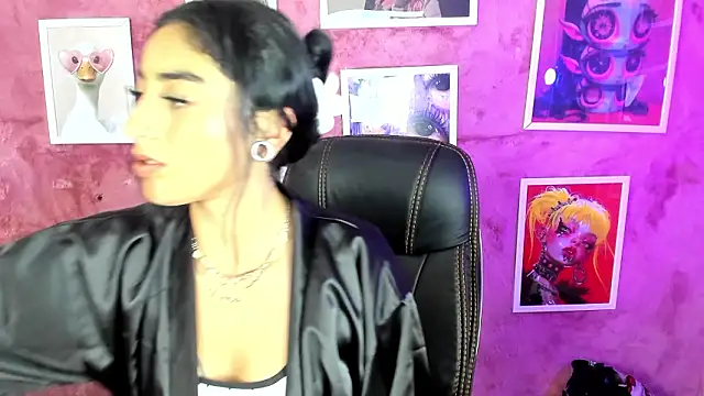 Emma and Issac online show from 02-21-26, 08:55