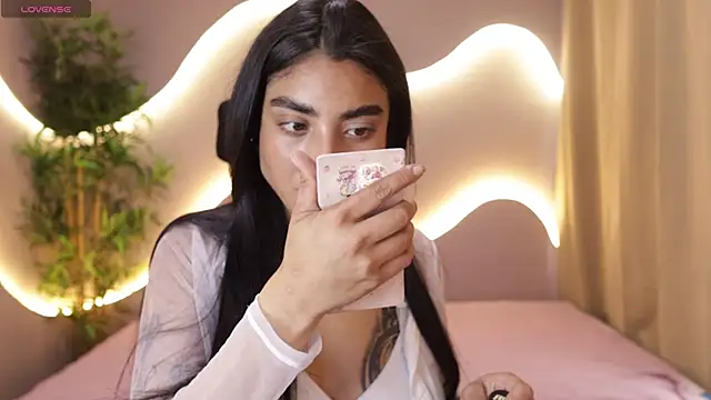 Emma and Issac online show from 03-27-26, 09:05