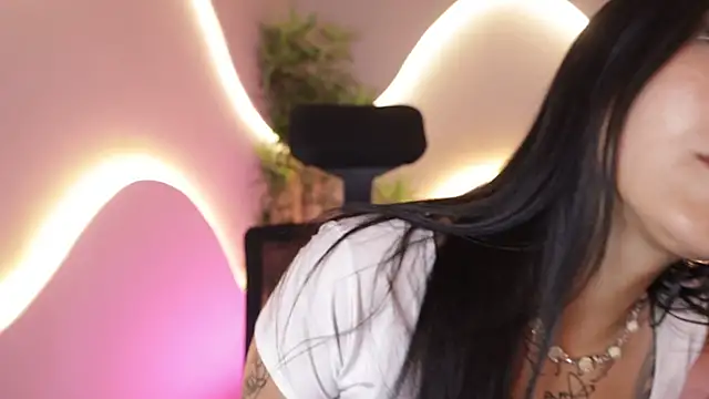 Emma and Issac online show from 04-07-26, 08:43