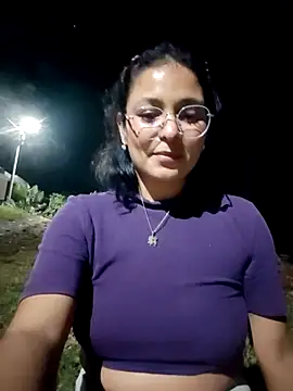 Lily-o online show from 12-17-25, 03:22