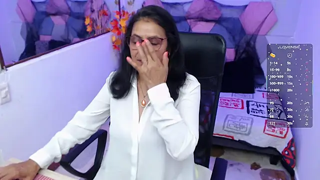 AmandaPeet online show from 10-29-25, 08:41