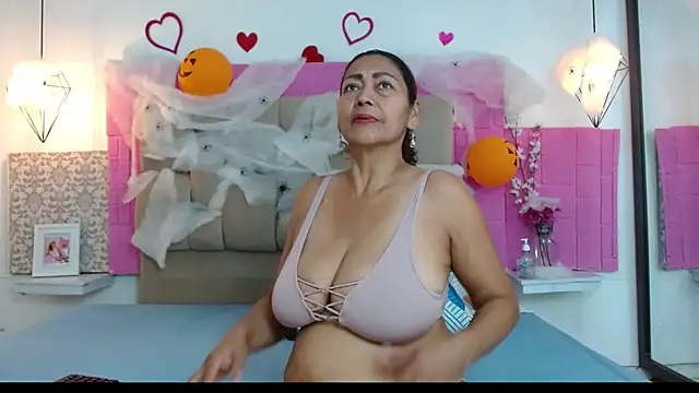 Damary Leon online show from 10-29-25, 07:13