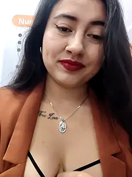 Snapshot of AMATISTA__16 chatting on 06-12-26, 12:25 AMATISTA 16 online show from 06-12-26, 12:25