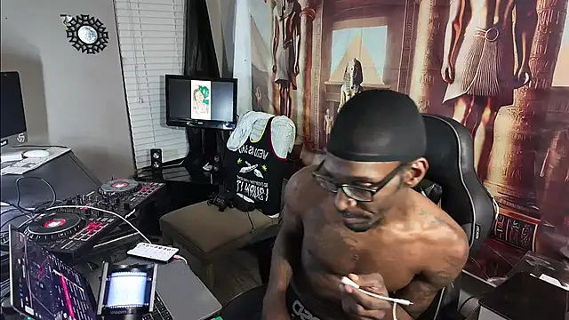 Triggerhappycj100 online show from 03-29-26, 01:18