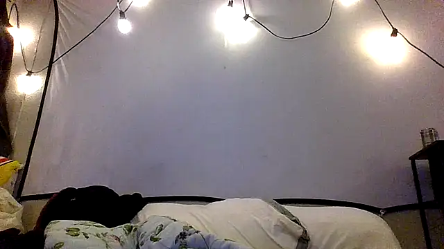Snapshot of Triggerhappycj100 chatting on 05-06-26, 07:01 Triggerhappycj100 online show from 05-06-26, 07:01
