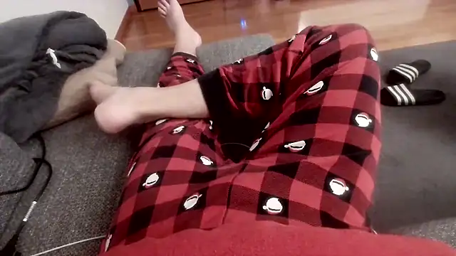 cucciolotto76 online show from 12-17-25, 10:04