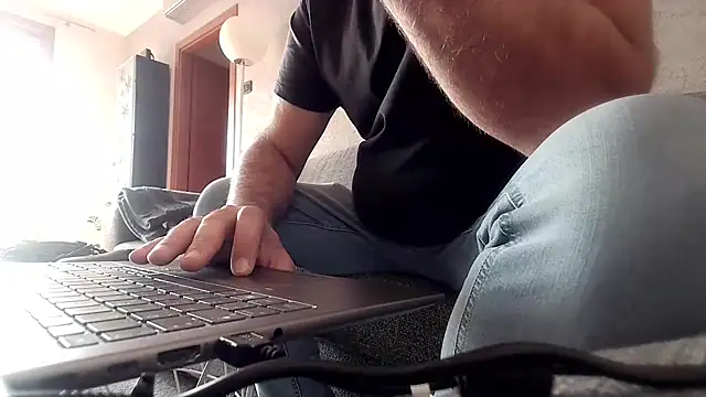 cucciolotto76 online show from 11-08-25, 11:25