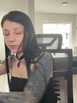 Snapshot of Privad_ravenna chatting on 05-25-26, 04:17 Privad ravenna online show from 05-25-26, 04:17