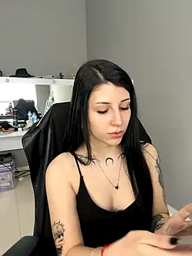 Privad ravenna online show from 10-21-25, 03:00