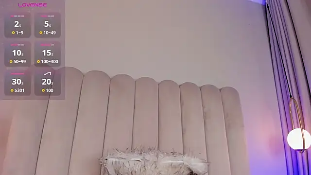 ashlye white online show from 10-19-25, 01:25