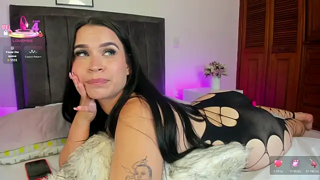 Snapshot of ashlye_white chatting on 04-28-26, 02:27 ashlye white online show from 04-28-26, 02:27