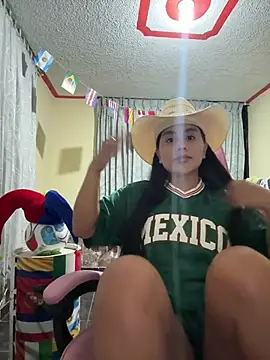 laure torres online show from 06-25-26, 01:03