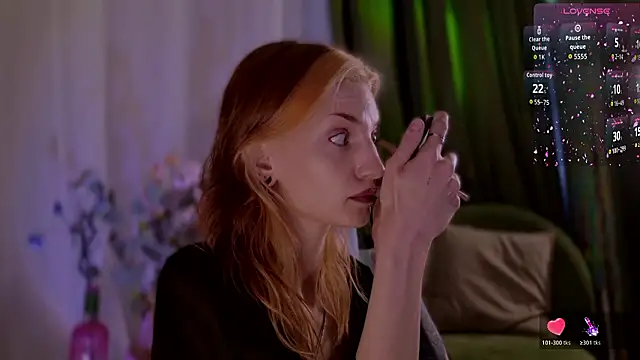 Snapshot of WendyGilber chatting on 02-11-26, 01:33 WendyGilber online show from 02-11-26, 01:33