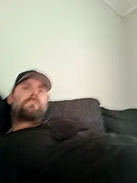 Snapshot of Bamse28 chatting on 10-18-25, 02:41 Bamse28 online show from 10-18-25, 02:41