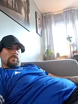 Snapshot of Bamse28 chatting on 04-04-26, 05:08 Bamse28 online show from 04-04-26, 05:08