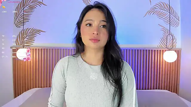 Snapshot of Valleriie_ chatting on 04-30-26, 03:08 Valleriie online show from 04-30-26, 03:08