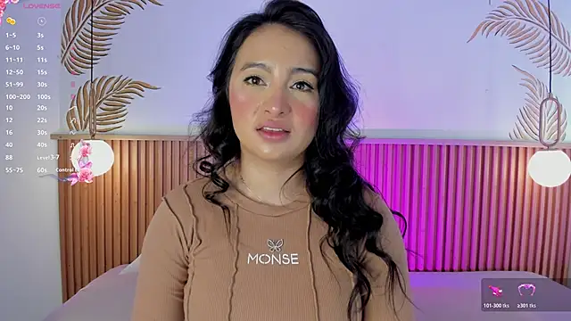 Snapshot of Valleriie_ chatting on 05-19-26, 04:25 Valleriie online show from 05-19-26, 04:25