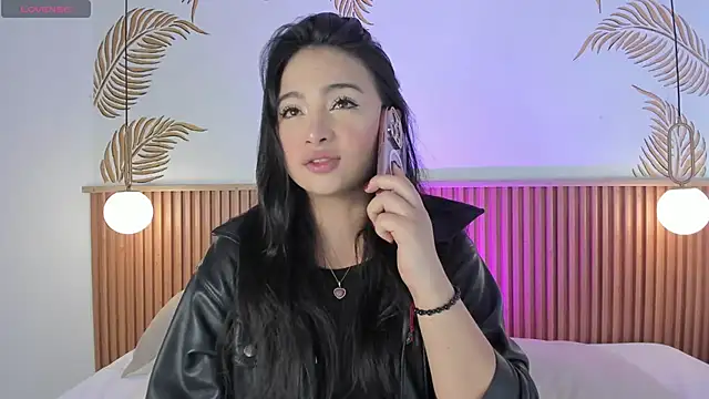 Valleriie  online show from 03-14-26, 04:24