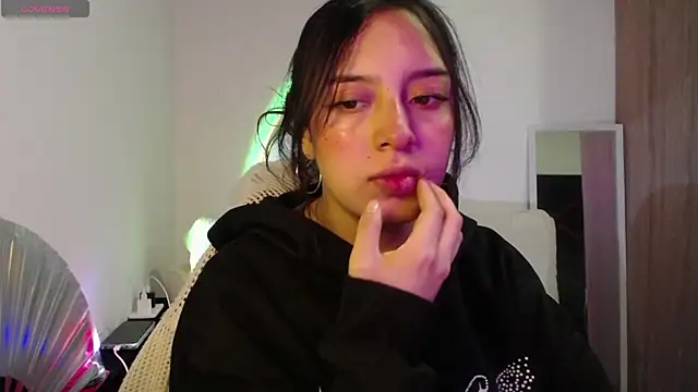 Snapshot of immisssilver chatting on 10-04-25, 12:56 immisssilver online show from 10-04-25, 12:56