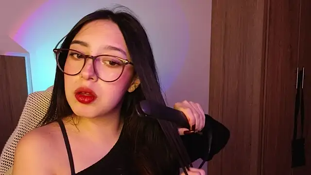 Snapshot of immisssilver chatting on 09-09-25, 02:54 immisssilver online show from 09-09-25, 02:54