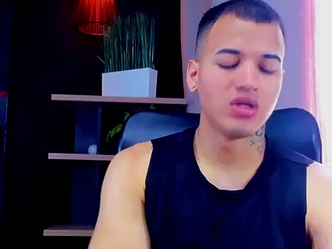 Snapshot of rocoo_santos chatting on 04-27-26, 06:06 rocoo santos online show from 04-27-26, 06:06