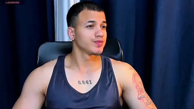Snapshot of rocoo_santos chatting on 10-21-25, 01:16 rocoo santos online show from 10-21-25, 01:16