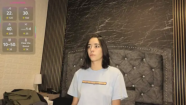 Snapshot of violett__golden chatting on 09-10-25, 05:39 violett golden online show from 09-10-25, 05:39