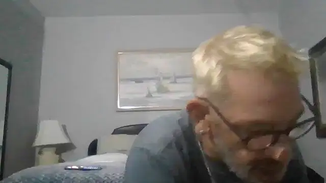 FoxnMouse online show from 10-31-25, 02:52