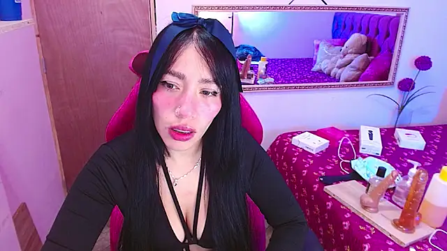 Snapshot of IVET_CUTE1 chatting on 05-31-26, 01:44 IVET CUTE1 online show from 05-31-26, 01:44
