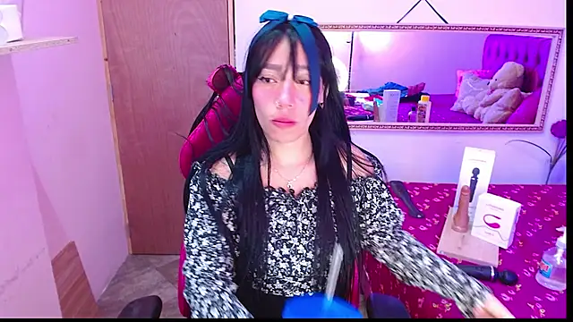 Snapshot of IVET_CUTE1 chatting on 05-23-26, 11:48 IVET CUTE1 online show from 05-23-26, 11:48