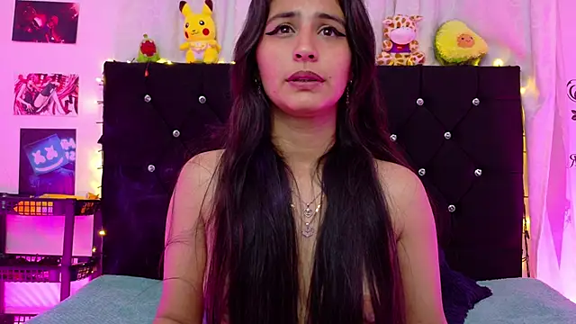 queen smiley online show from 10-10-25, 04:13